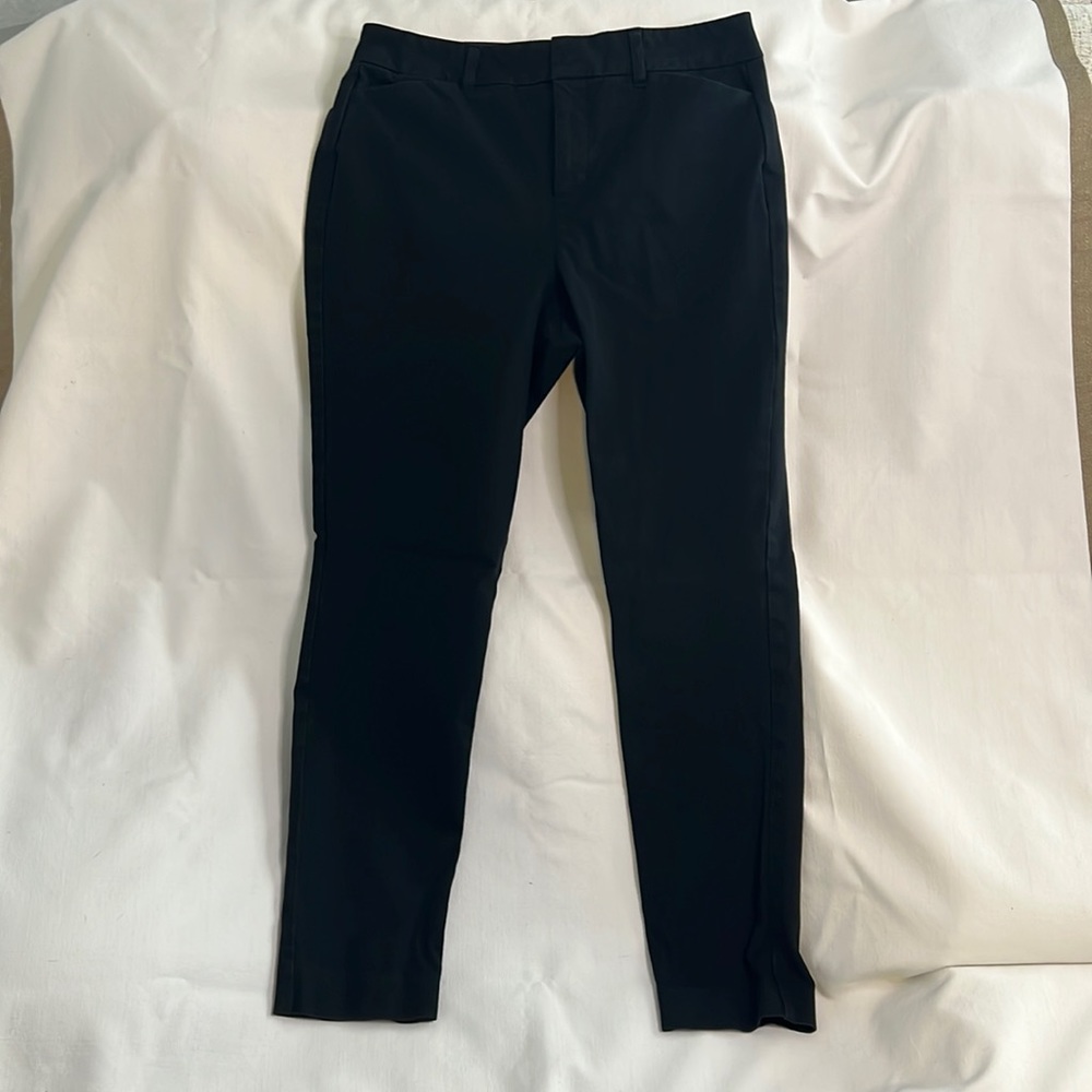 Old Navy Pixie High Rise Secret-Slim Pockets size 4
